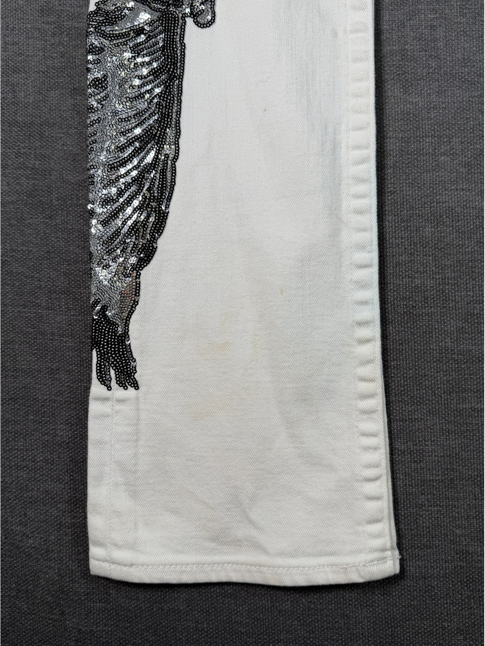 True Religion White Denim Jenas Embroidered Cross Wing, Size 29 - Picture 10 of 16